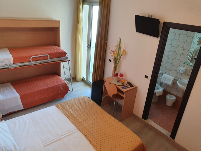 Bedroom 3, Hotel Tilmar, Rimini