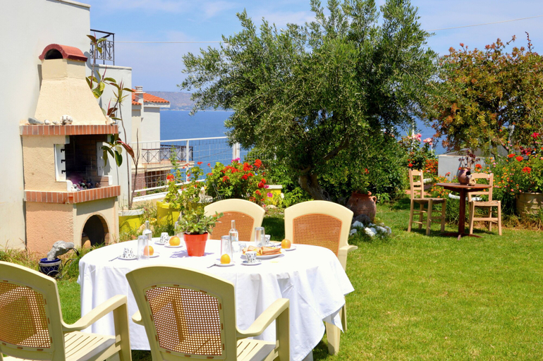 Food & Drinks 5, Manos Apartments, Crete