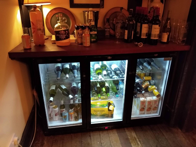 Food & Drinks, Bridge Farmhouse, Wiltshire