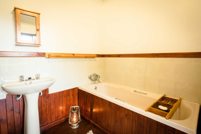 Bathroom 3, Avoca Private Bushcamp, Ehlanzeni