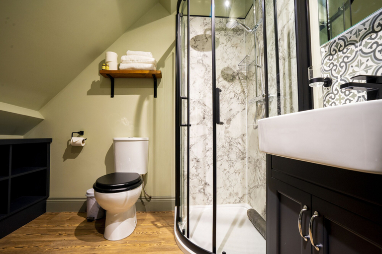 Bathroom 5, The Crown Hotel, Somerset