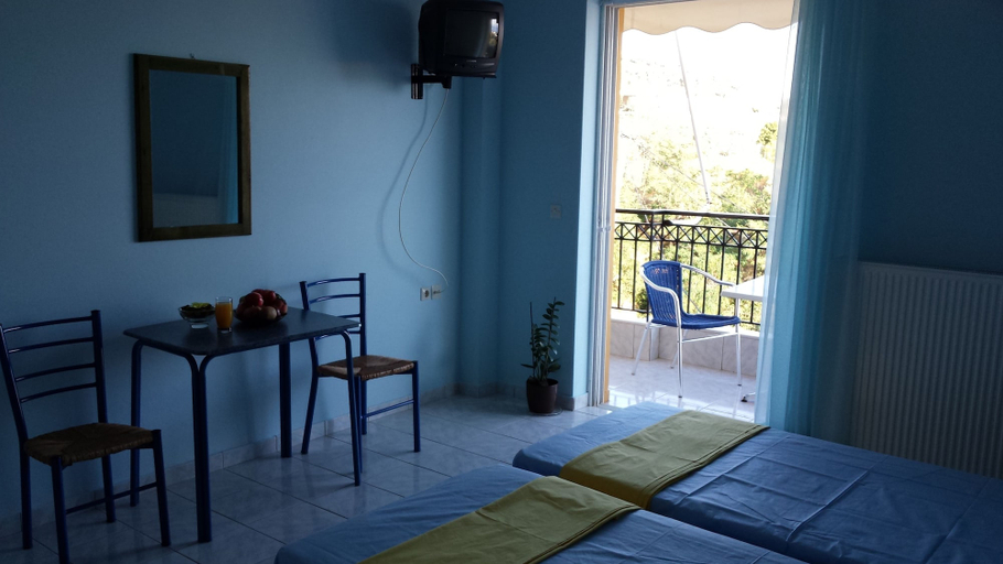 Bedroom 3, Anemos studios, Central Greece