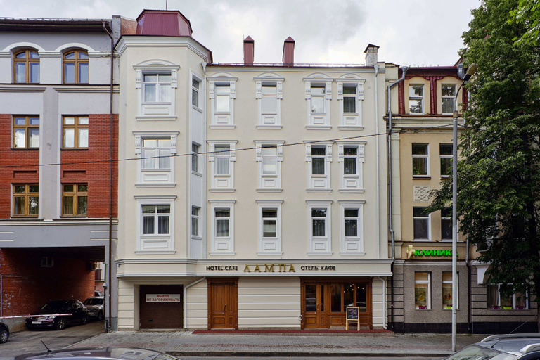Exterior & Views