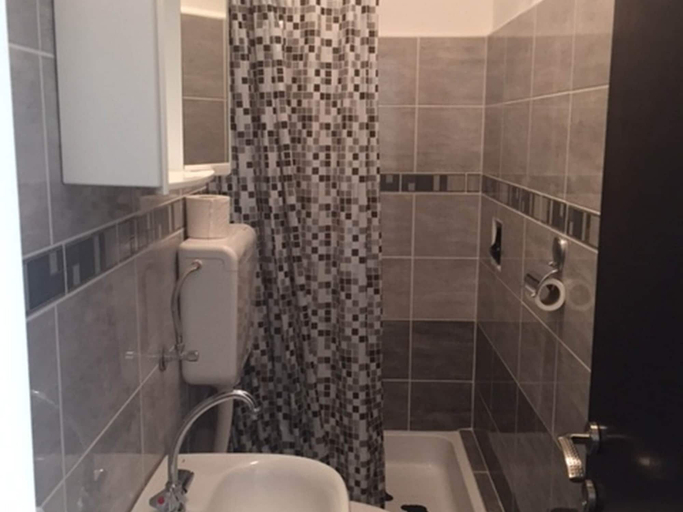 Bathroom 2, Apartment Bava, Dubrovnik