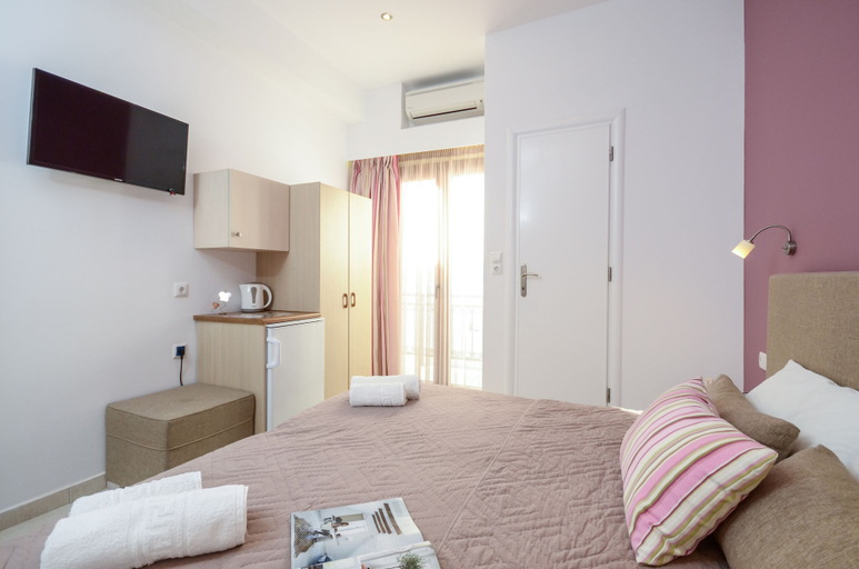 Bedroom 4, Hotel Panormos, South Aegean