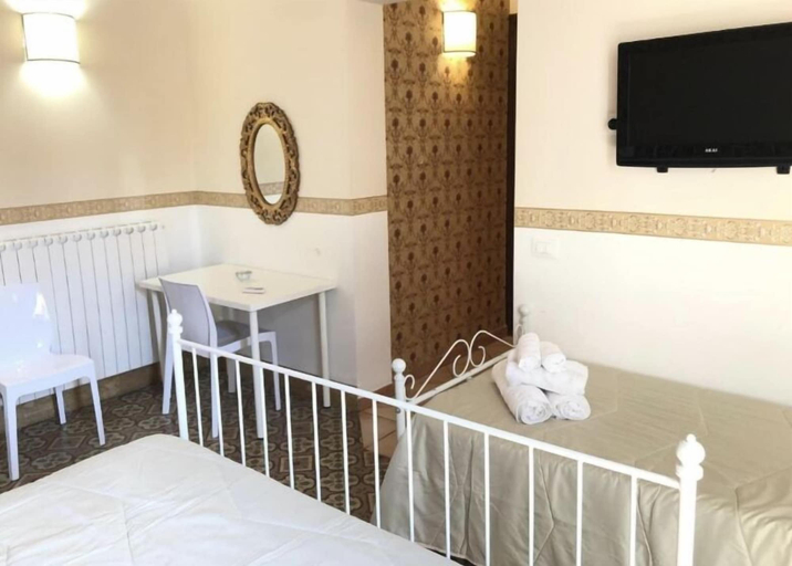 Bedroom 2, Dimora Annulina B&B, Palermo