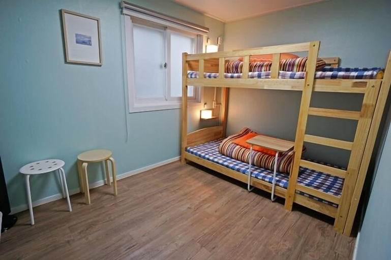Bedroom 3, 710 Guest house Yellow, Haeundae