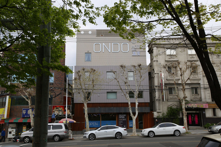 Ondo Hotel, Buk