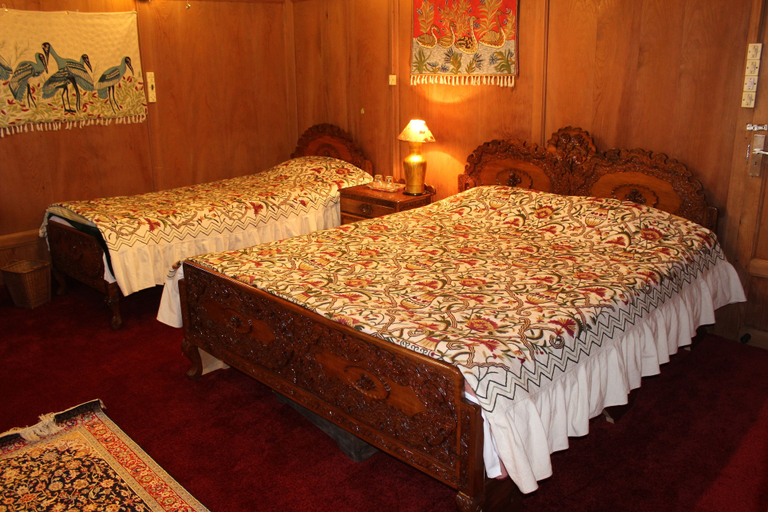 Bedroom 2, Wangnoo Worth Houseboats, Srinagar