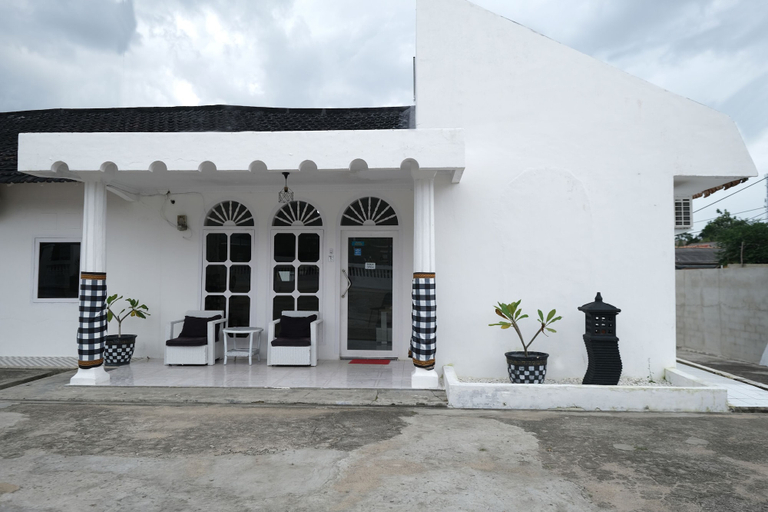 Exterior & Views 2, OYO 2557 The Apple Residence, Pangkalpinang