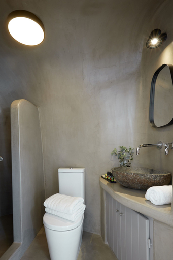 Bathroom 4, Blue Art Caves, South Aegean