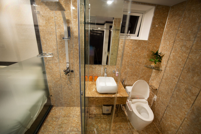 Bathroom 5, DHP Luxury Hotel, Nha Trang