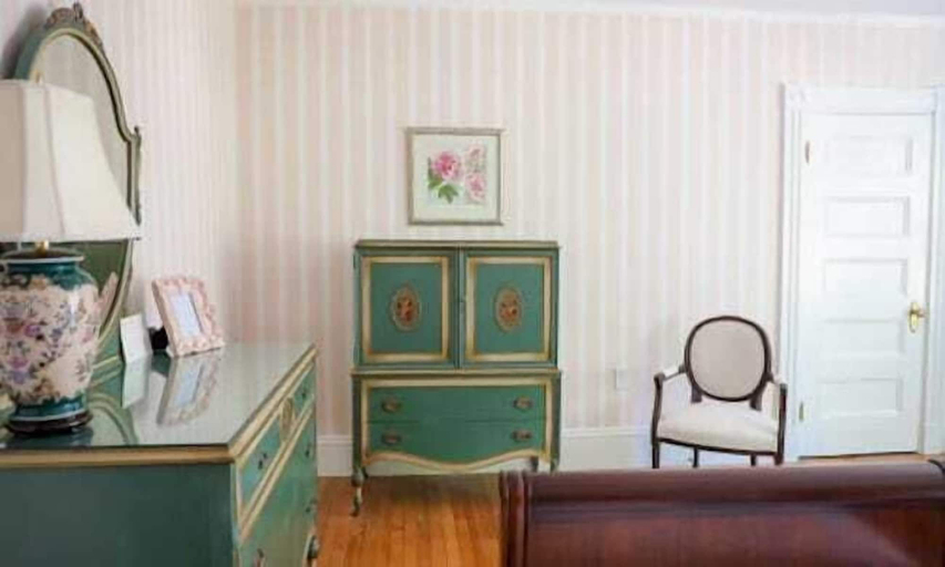 Bedroom 3, The Belmont Inn, Knox