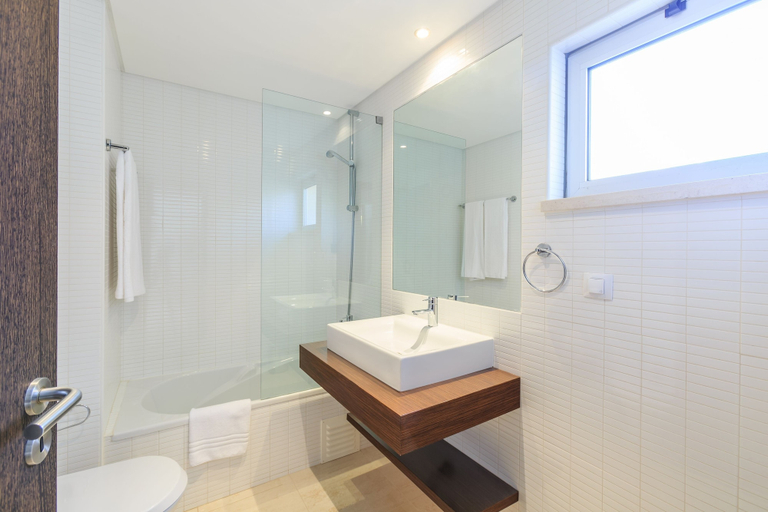 Bathroom 5, Laguna Vilamoura, Loulé