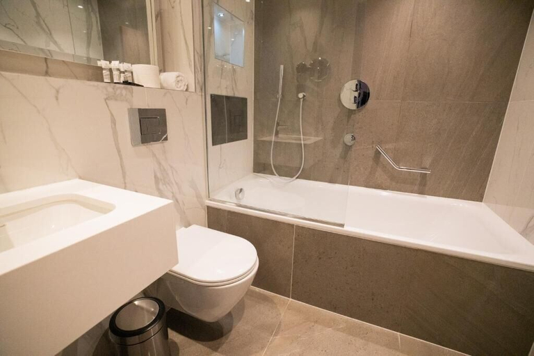 Bathroom 5, Merit Kensington Hotel, London