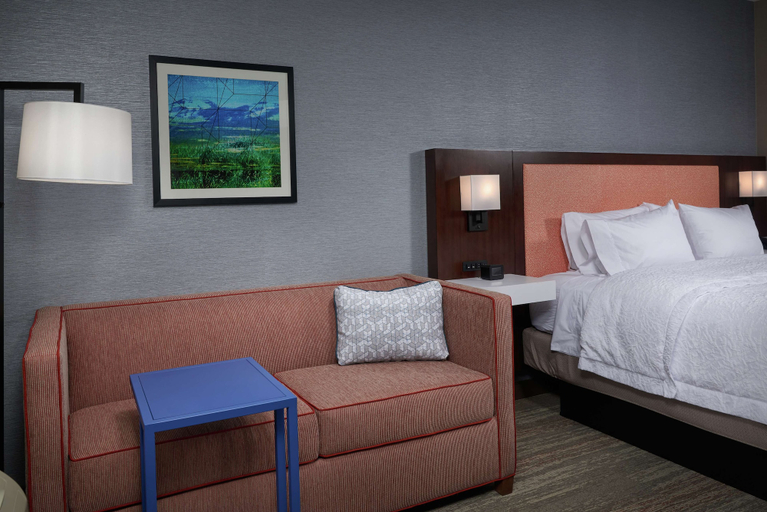 Bedroom 2, Hampton Inn by Hilton Burley, Cassia