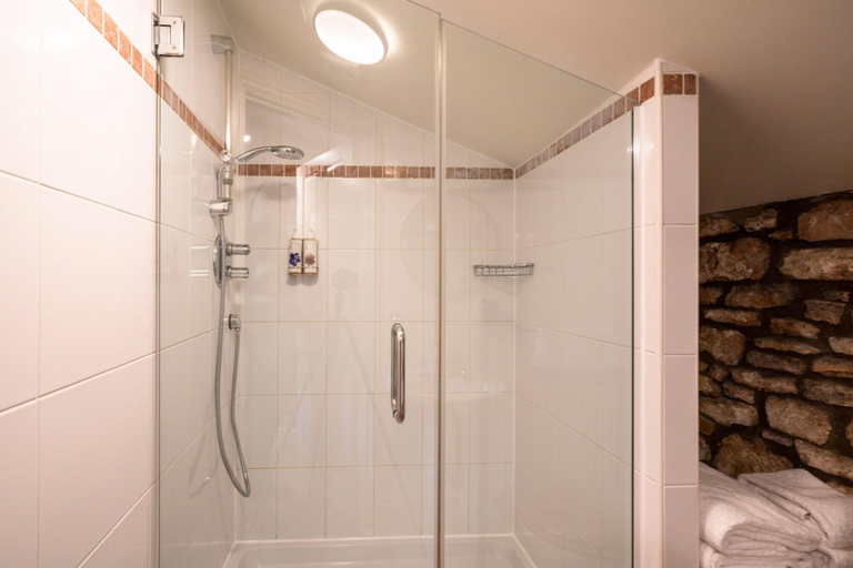 Bathroom 4, Bowl Inn, South Gloucestershire