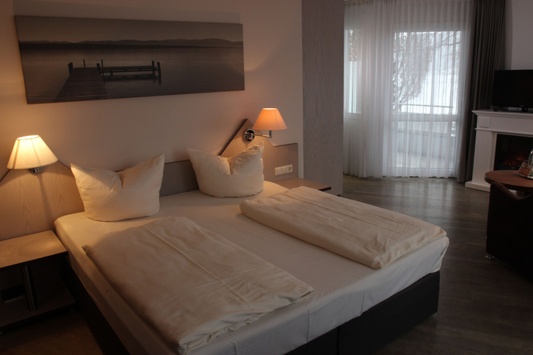 Bedroom 3, Seehotel Adler, Konstanz