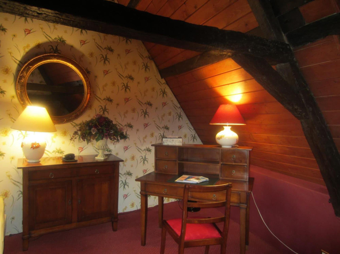 Public Area 2, Auberge Du Bon Fermier, Nord