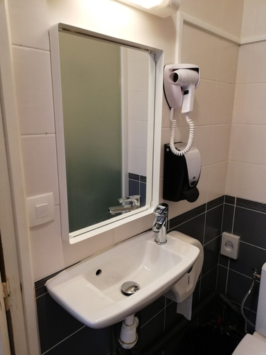 Bathroom 5, Hotel Saint Daniel, Loire-Atlantique