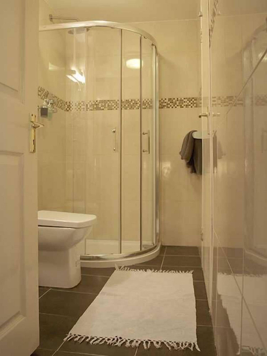 Bathroom 3, Ross House Equestrian Holidays