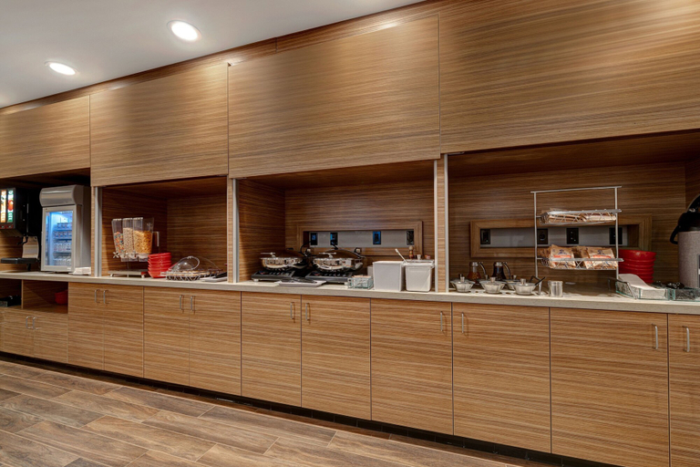 Food & Drinks 5, TownePlace Suites San Luis Obispo, San Luis Obispo