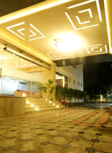 Exterior & Views 2, Hotel SRR Grand, Kancheepuram