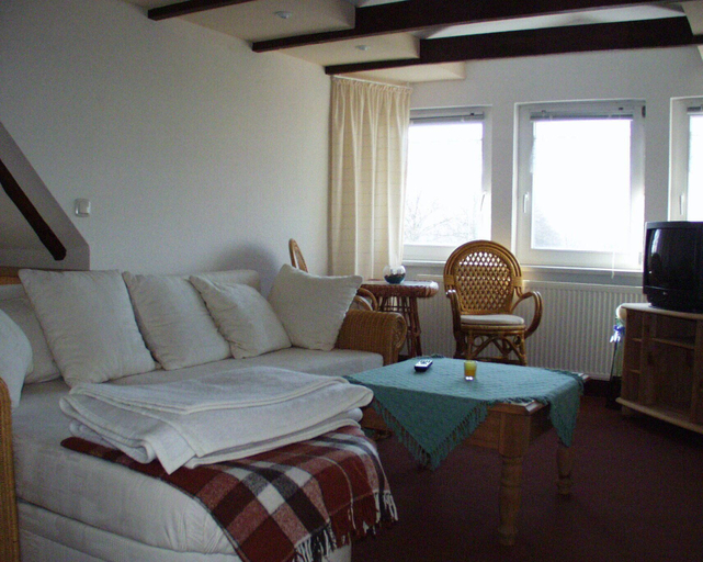 Bedroom 3, Restaurant und Pension Zur Nassen Ecke, Rostock