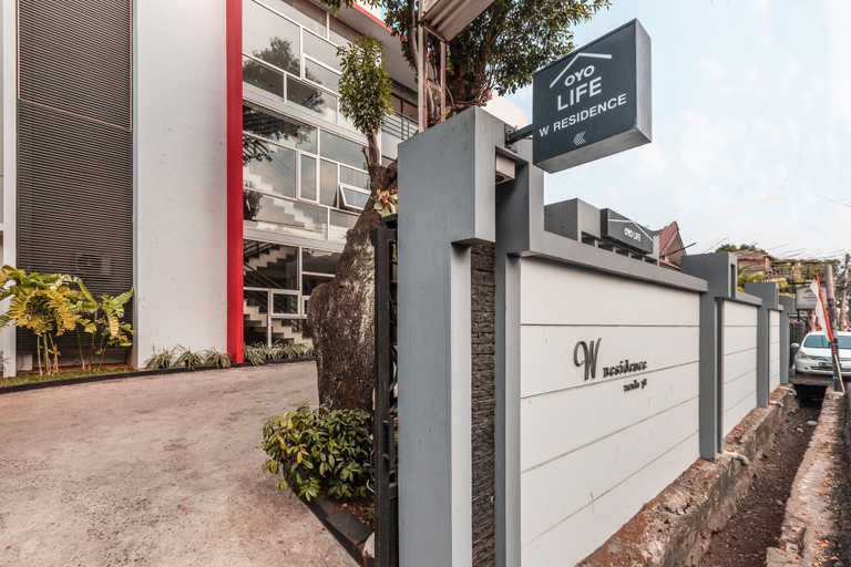 Exterior & Views 1, OYO Flagship 1437 W Residence, Jakarta Selatan