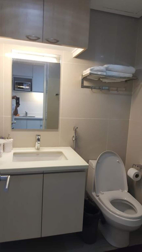 Bathroom 3, Twin Oaks Place Units, Pasig City