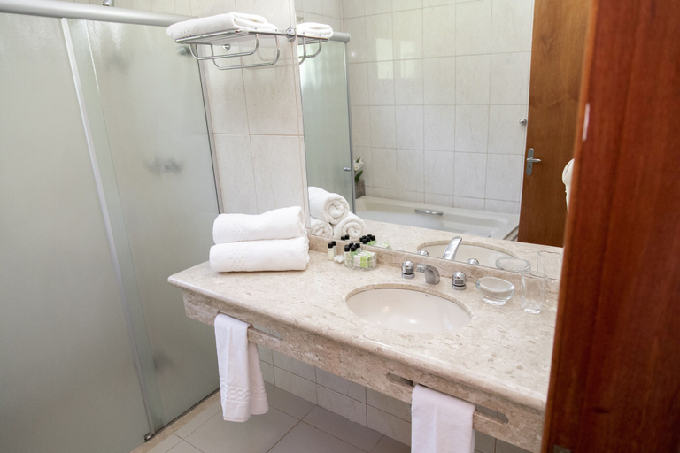 Bathroom 4, Hotel San Paolo, Pederneiras
