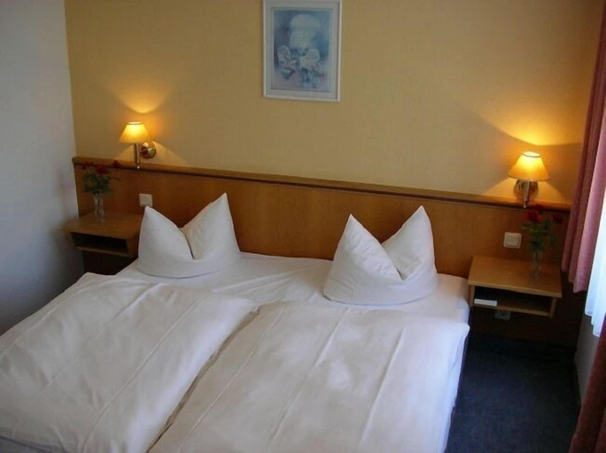 Bedroom 4, Hotel Goldene Sonne, Erzgebirgskreis