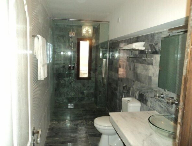 Bathroom, The Enterprise, Karachi