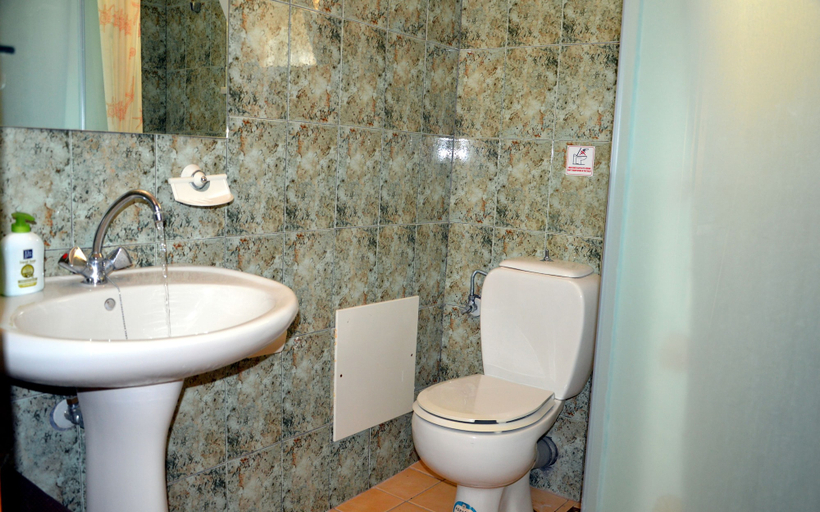 Bathroom 4, Manos Apartments, Crete