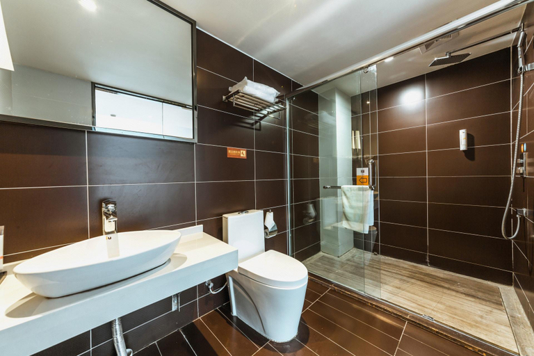 Bathroom, IU Hotel Chongqing Jiangbei International Airport, Chongqing