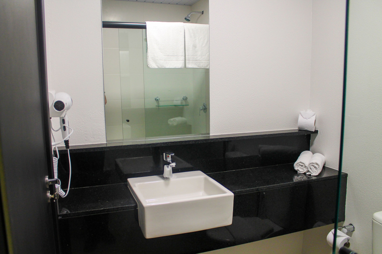 Bathroom 5, Travel Inn Hotels Caxias do Sul, Caxias do Sul