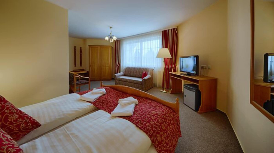 Bedroom 2, Hotel Auerhahn am Rennsteig, Hildburghausen