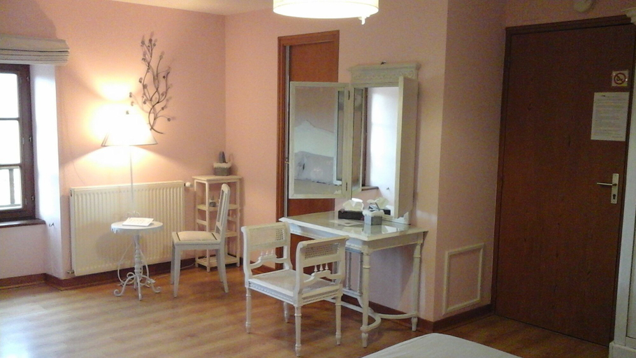 Bedroom 3, Chambres d'Hôtes La Rompardais, Côtes-d'Armor