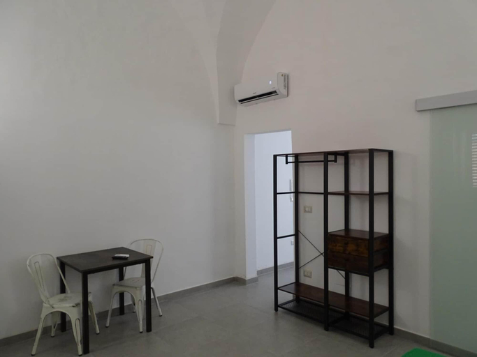 Others 5, Nonna Ia, Lecce
