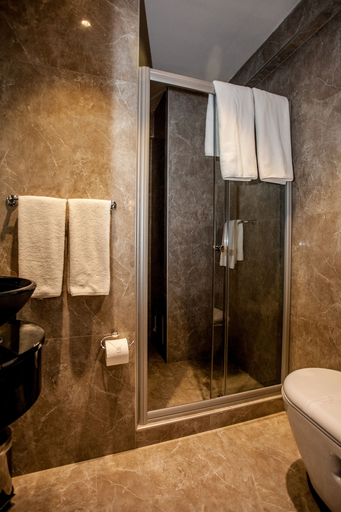Bathroom 5, Lucis Est in Pera, Beyoğlu