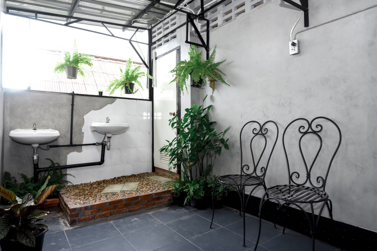 Bathroom 3, KAYAN Hostel, Muang Chiang Mai