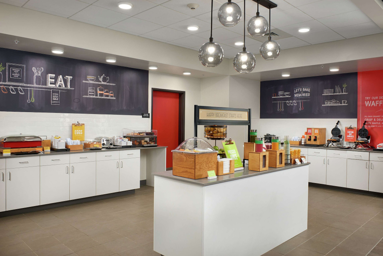 Food & Drinks 5, Hampton Inn by Hilton Burley, Cassia