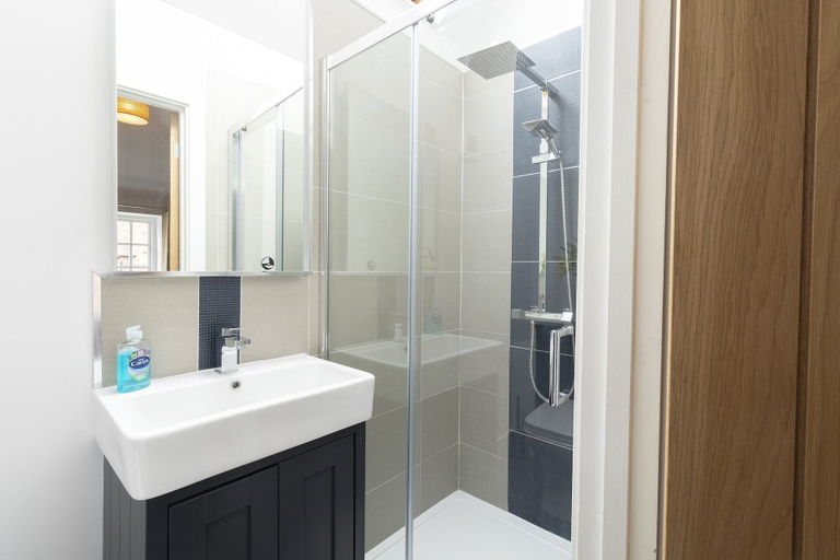 Bathroom 3, The Olde Coach House, Derbyshire