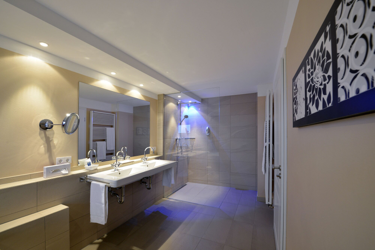 Bathroom 5, Hotel Rebenhof, Baden-Baden