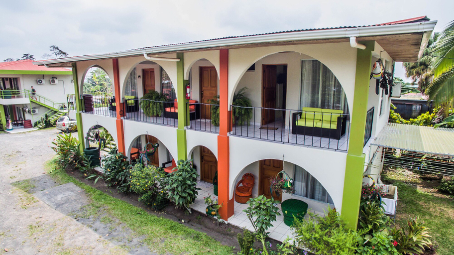 Exterior & Views