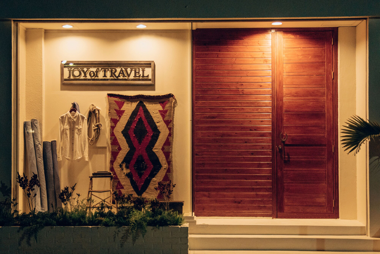 Exterior & Views 2, Orrs, Chatan