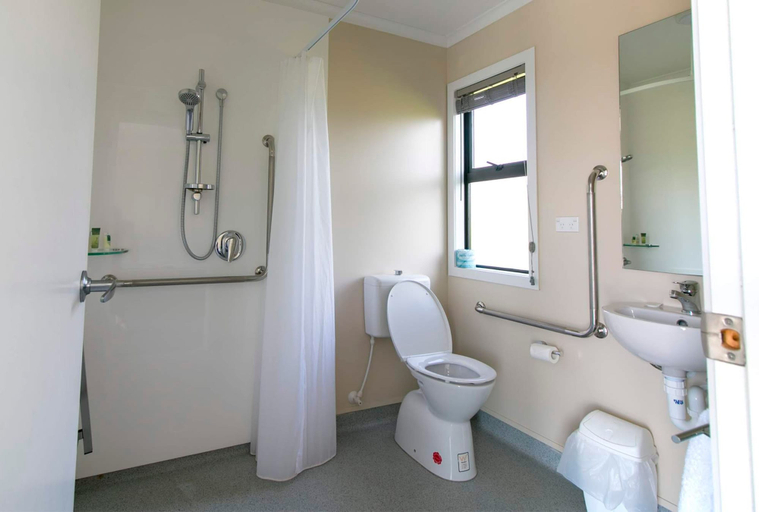 Bathroom 4, Hokitika Holiday Park, Westland