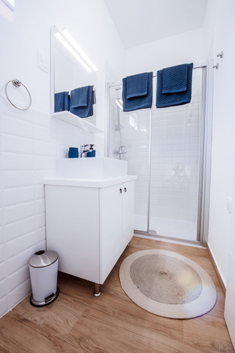 Bathroom 4, Dalmatian Pearls, Pašman