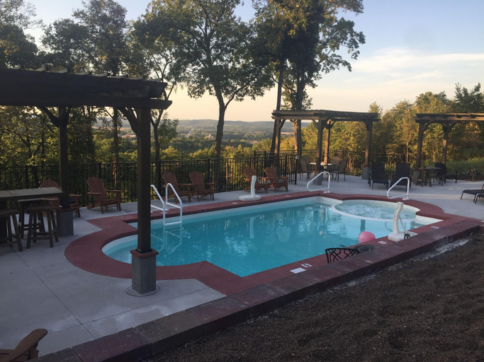 Sport & Beauty 2, Up Up and Away Lodging, Gasconade