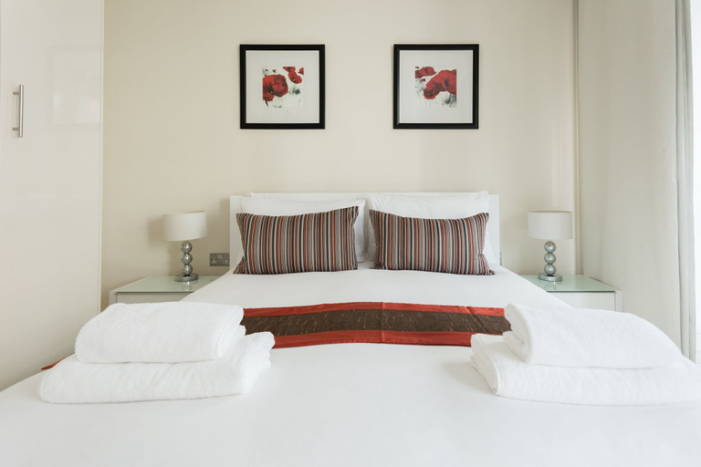 Bedroom 3, Cobalt Peach Tree, London